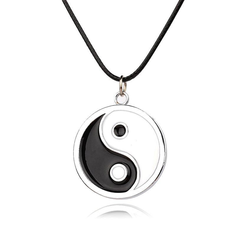 Clan Symbol Pendant Necklace – Streetwear Accessory