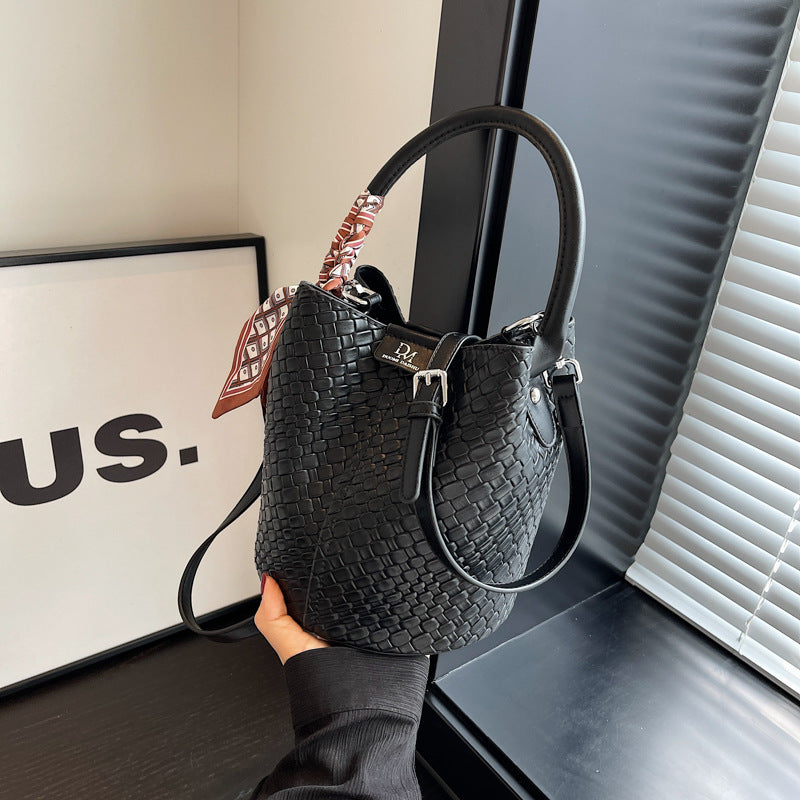 Woven Bucket Shoulder Bag – Urban Minimalist