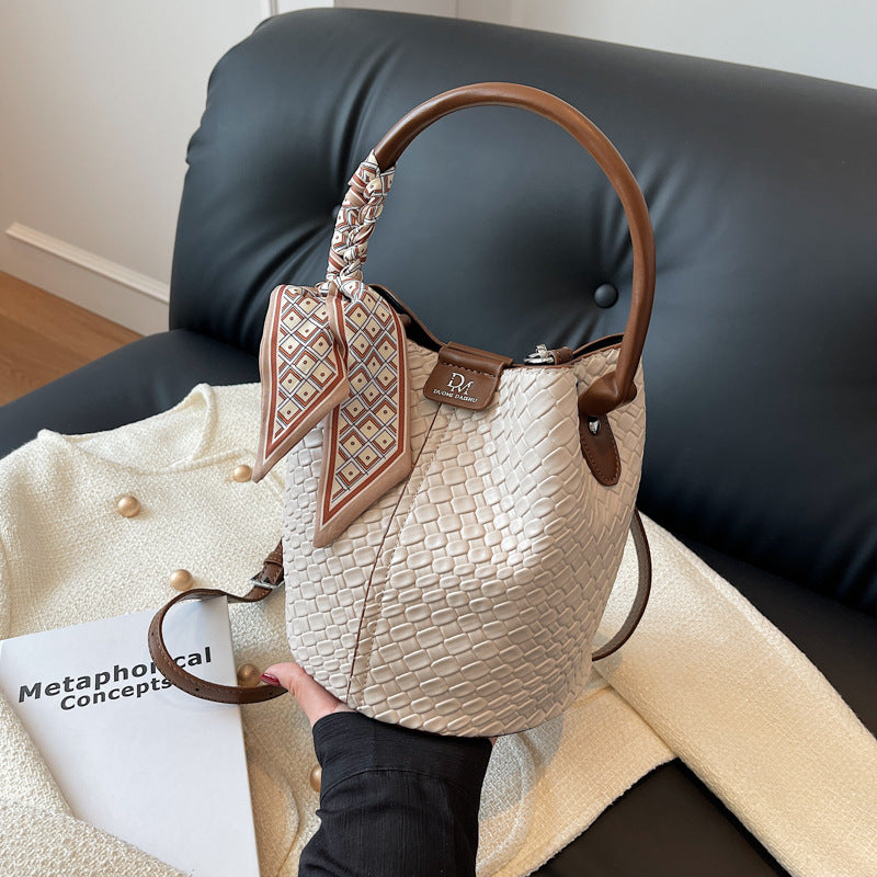 Woven Bucket Shoulder Bag – Urban Minimalist