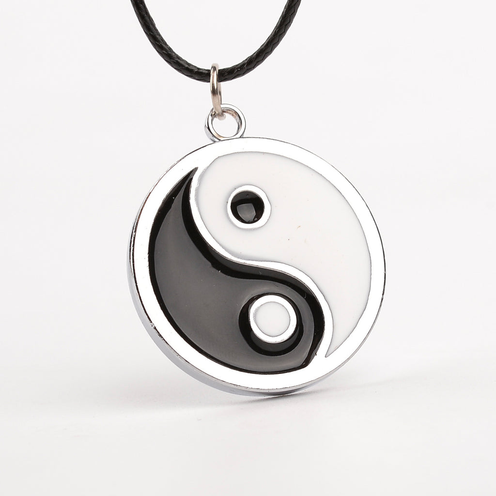 Clan Symbol Pendant Necklace – Streetwear Accessory