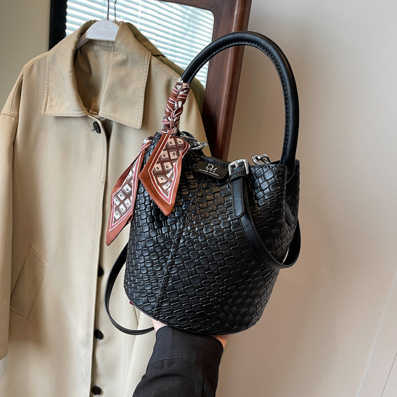 Woven Bucket Shoulder Bag – Urban Minimalist