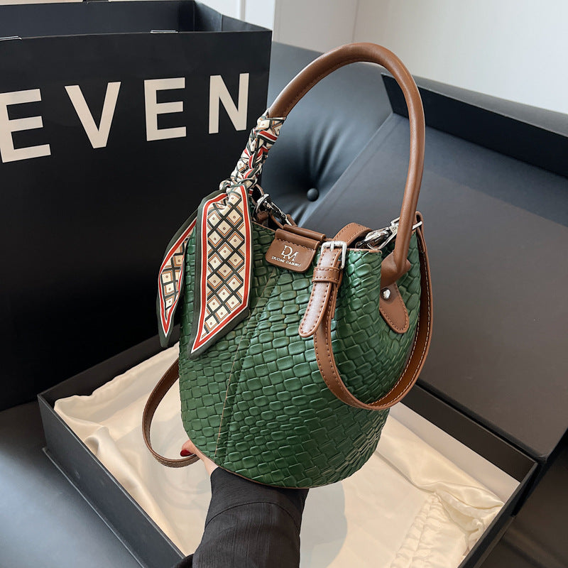 Woven Bucket Shoulder Bag – Urban Minimalist