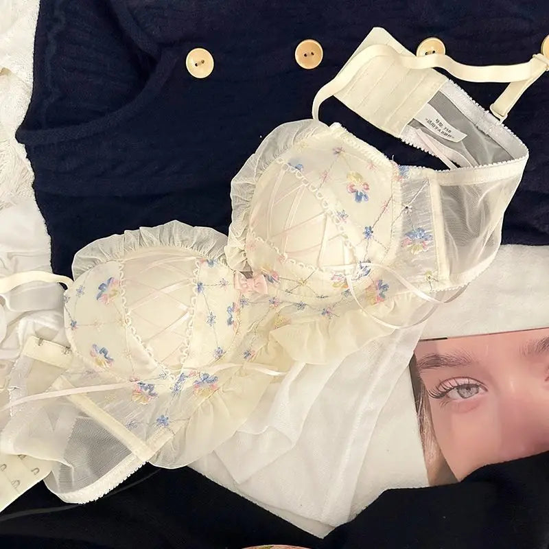 Floral Lace Strap Underwear Set for Summer Small Chest Gathering, Top Support, Anti Sagging, No Steel Ring Bra Two-Piece Set