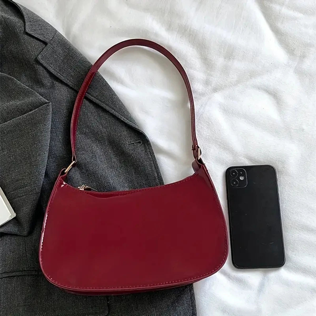 Red High-End Bag for Women, Retro Hand-Held Underarm Bag, Foreign-Style Small Patent Leather Bag for Young Girls, Single Shoulde