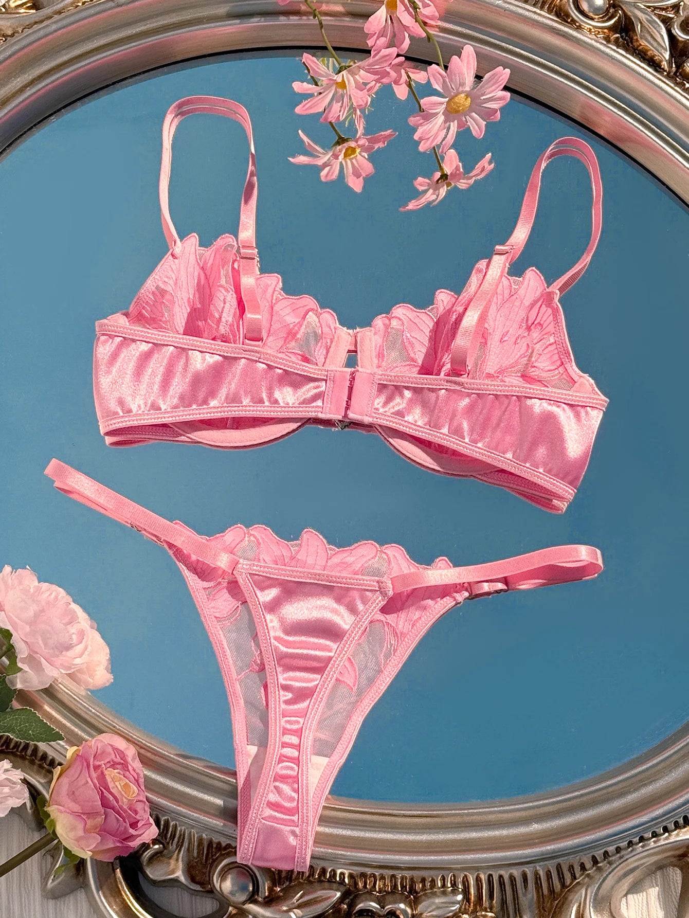 Lace Bra with Adjustable Straps – Comfortable Everyday Wear